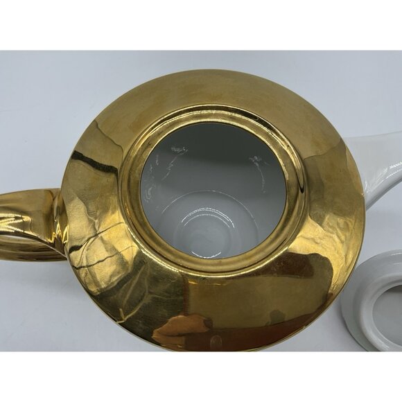 Seltmann Weldon Elegant Teapot with Gold Handle, Spout and Lid Vintage Serveware - Picture 11 of 16